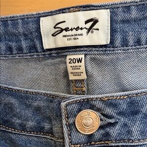 NWT Size 20W Seven7 Loose Straight Jean